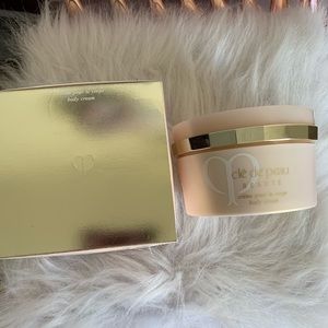 Cle de peau body cream